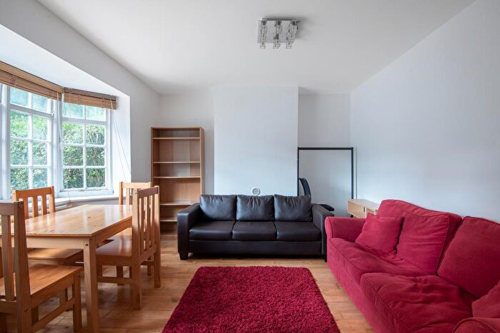 1 Bedroom Maisonette To Rent In Neale Close, East Finchley, N2