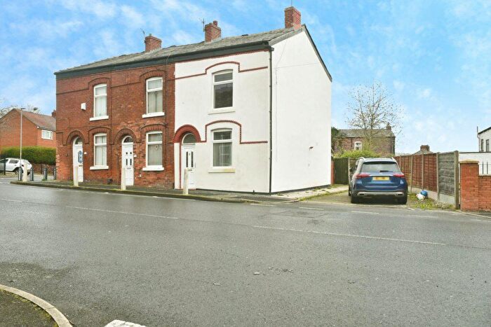 2 Bedroom End Of Terrace House For Sale In Kings Road, Ashton-under-Lyne, OL6