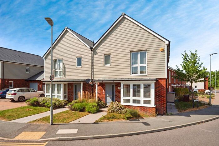 3 Bedroom Semi-detached House For Sale In Herald Gardens, Tunbridge Wells, TN2