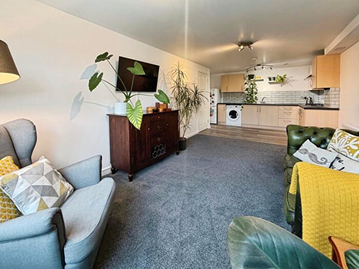 2 Bedroom Flat To Rent In Castlepoint, Walton, Peterborough, PE4