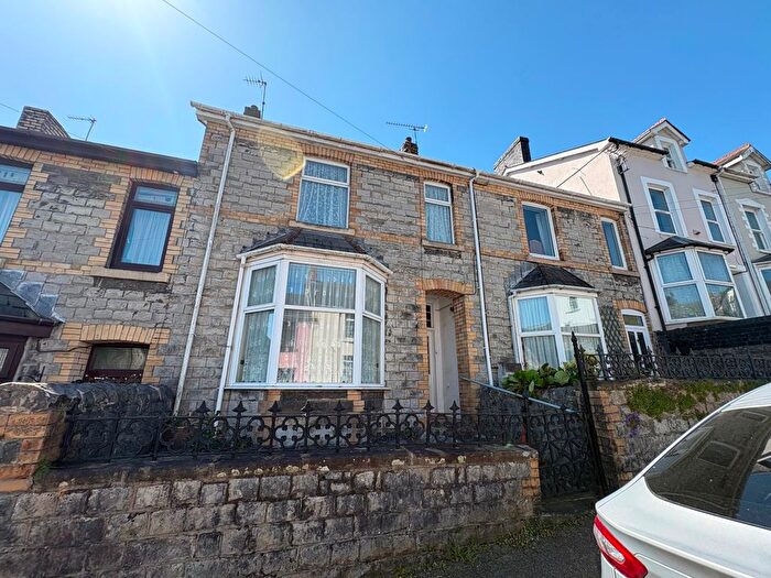 4 Bedroom Terraced House For Sale In Newcastle Hill, Bridgend, CF31