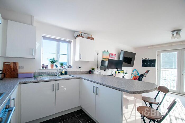 1 Bedroom Flat For Sale In Ashbourn Way, Llanishen, Cardiff, CF14
