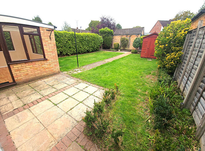 2 Bedroom Bungalow To Rent In Wokingham, RG41