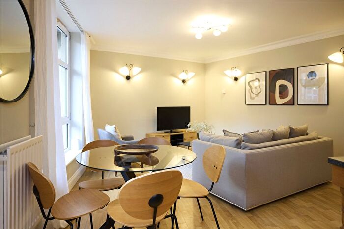 3 Bedroom Flat To Rent In Swan Street, London, SE1