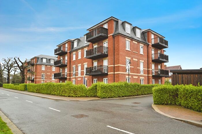1 Bedroom Flat For Sale In Rookery Lane, Barnet, EN4