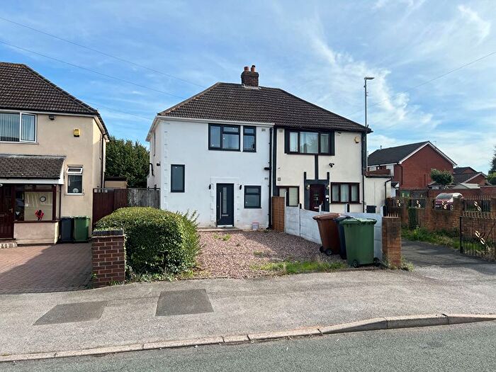 3 Bedroom Semi Detached House For Sale In Norbury Avenue, Pelsall, Walsall, WS3