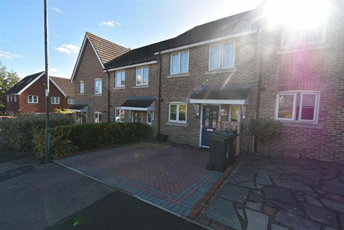 3 Bedroom House To Rent In Vaughan Close, Dartford, DA1