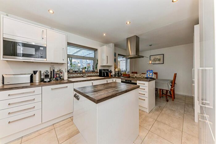 3 Bedroom Detached Bungalow For Sale In Aveland Road, Ketton, Stamford, PE9 - Photo 7