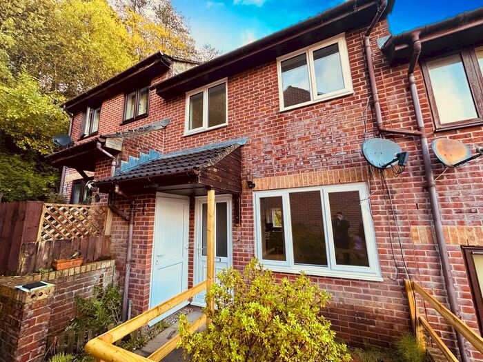 3 Bedroom Property To Rent In Ffynnon Wen, Clydach, Swansea, SA6