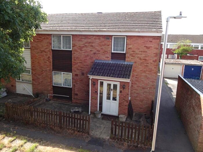 4 Bedroom End Of Terrace House For Sale In Enfield Close, Houghton Regis, Dunstable, Bedfordshire, LU5