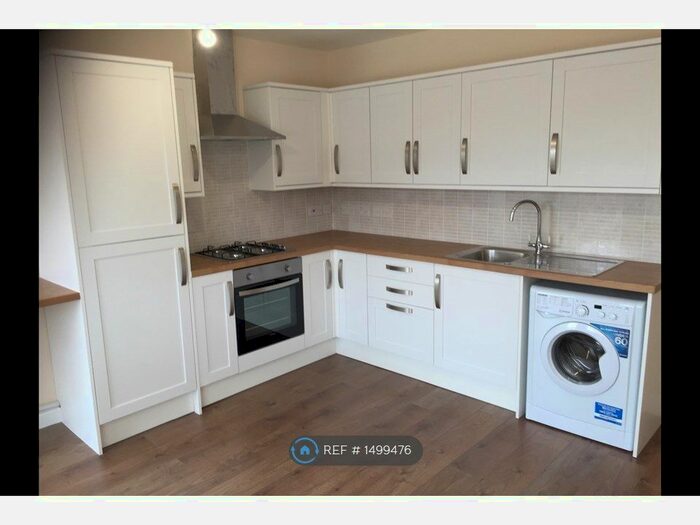 2 Bedroom Flat To Rent In London Road, Camberley, GU15