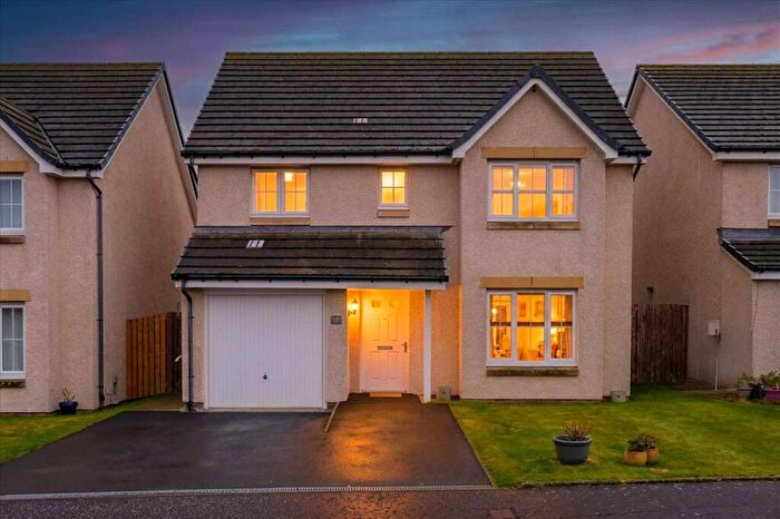 4 Bedroom Detached Villa For Sale In Skua Drive, Dalgety Bay, KY11