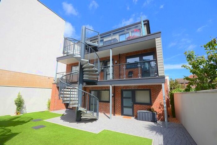 1 Bedroom Flat To Rent In Southcote Road, Bournemouth, BH1