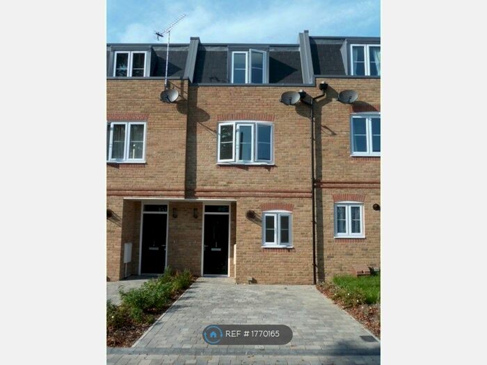 3 Bedroom Terraced House To Rent In Hepdon Mews, London, SW17