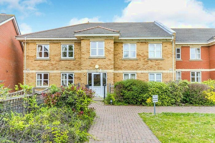 2 Bedroom Flat To Rent In Handel Road, Southampton, Hampshire, SO15