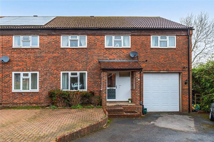 5 Bedroom End Of Terrace House For Sale In Williamson Close, Grayswood, Haslemere, Surrey, GU27