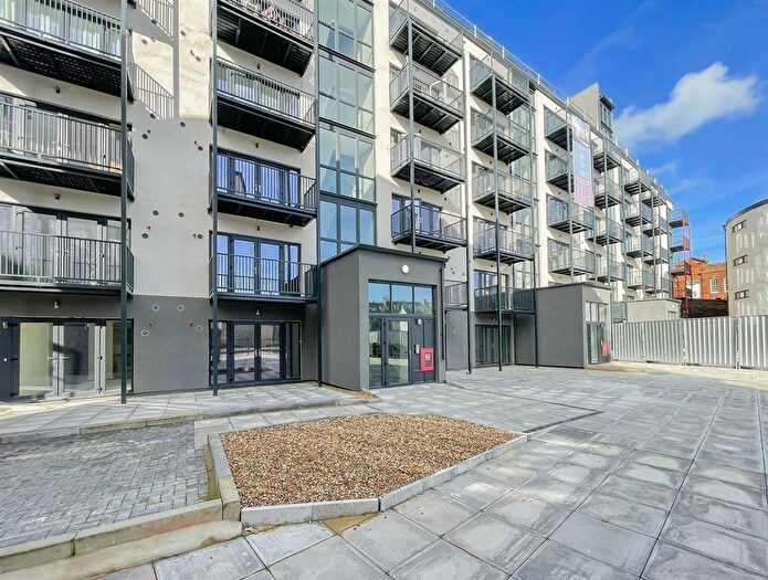 2 Bedroom Flat To Rent In Flat, Martin Court, Hastings, TN34