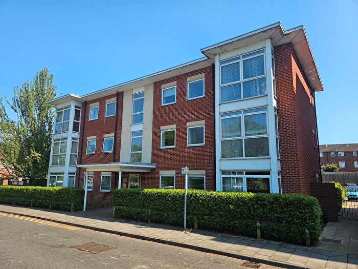 1 Bedroom Penthouse For Sale In Kerr Place, Aylesbury, HP21