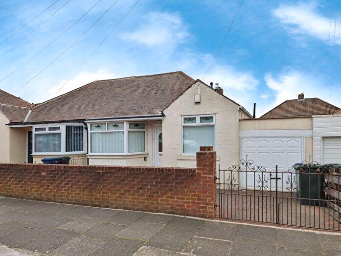 2 Bedroom Bungalow For Sale In Lanercost Drive, Fenham, Newcastle Upon Tyne, NE5