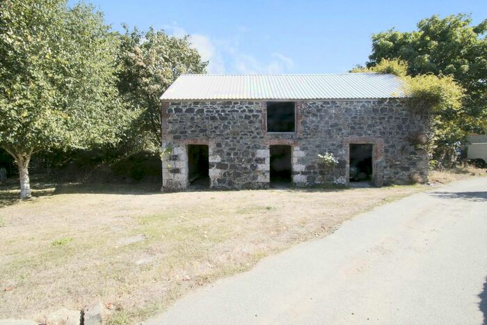 2 Bedroom Barn Conversion For Sale In St. Martin, Helston, TR12