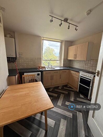 1 Bedroom Flat To Rent In Keighley Road, Bradford, BD8
