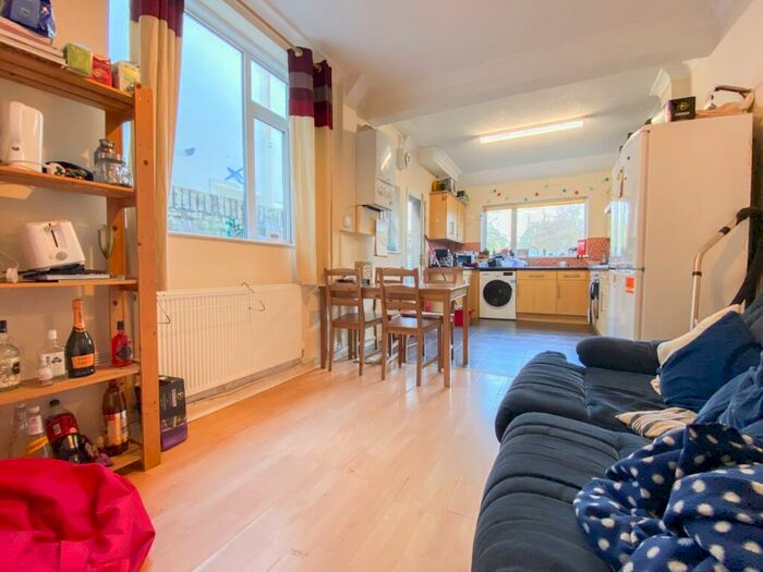 4 Bedroom Terraced House To Rent In Gelligaer Street, Cathays, CF24