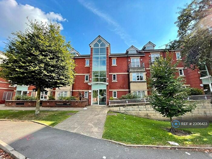 2 Bedroom Flat To Rent In George Street, Prestwich, Manchester, M25