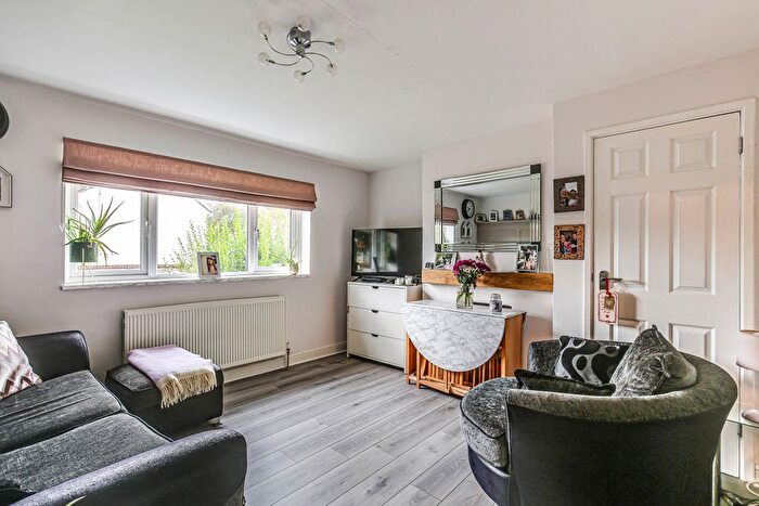 2 Bedroom Maisonette To Rent In Delagarde Road, Westerham, TN16