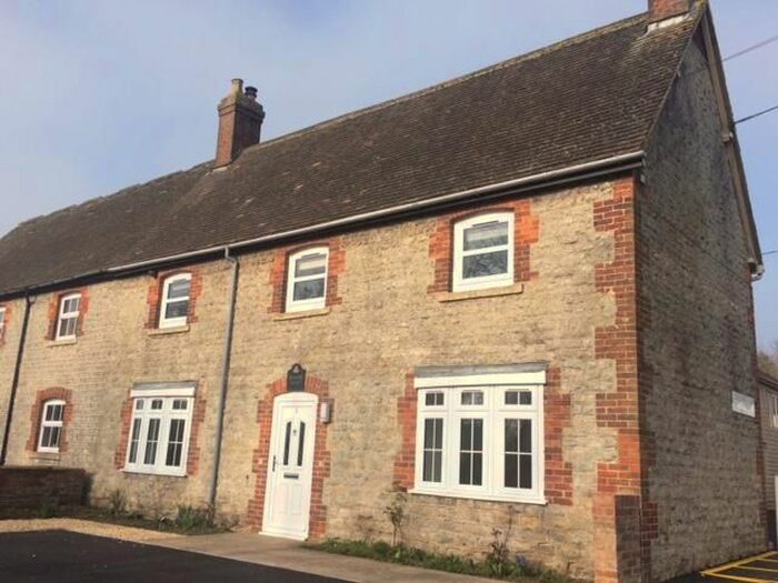 2 Bedroom Flat To Rent In Calne Road, Lyneham, SN15