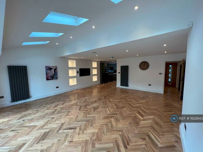 3 Bedroom Terraced House To Rent In Christchurch Close, Birmingham, B15