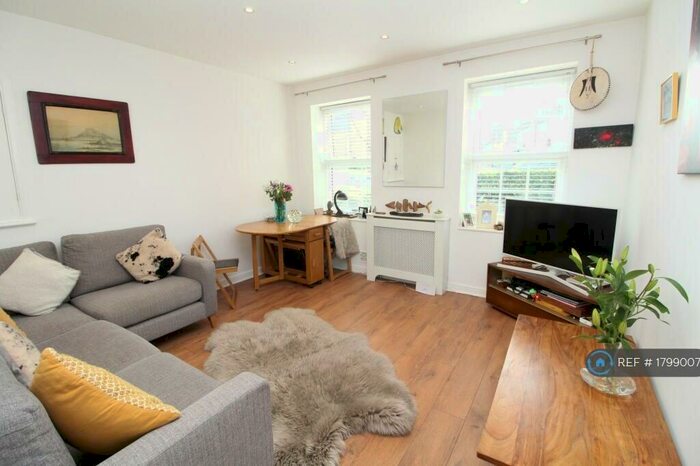 2 Bedroom Flat To Rent In Lushington Road, London, SE6