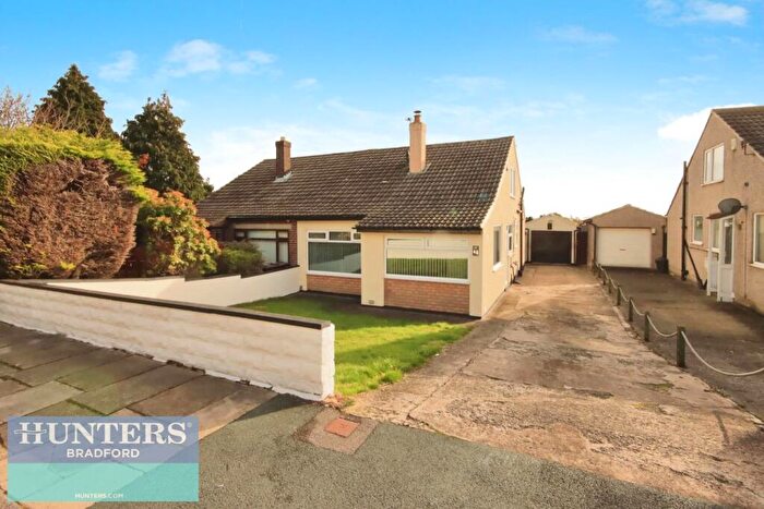 3 Bedroom Semi-Detached Bungalow For Sale In Glendale Drive Bradford, West Yorkshire, BD6