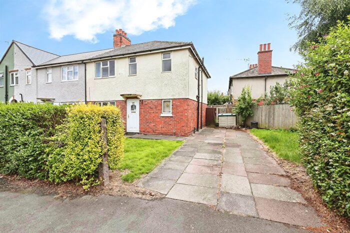3 Bedroom End Of Terrace House For Sale In Lawn Avenue, Stourbridge, DY8
