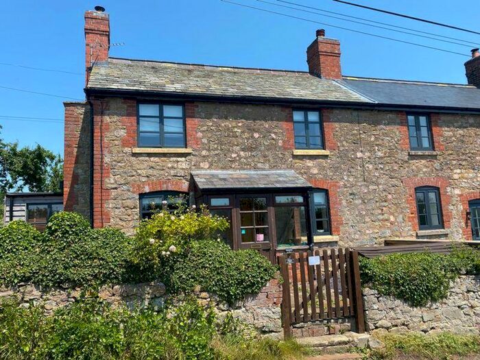 2 Bedroom Cottage For Sale In Woolhope, HR1