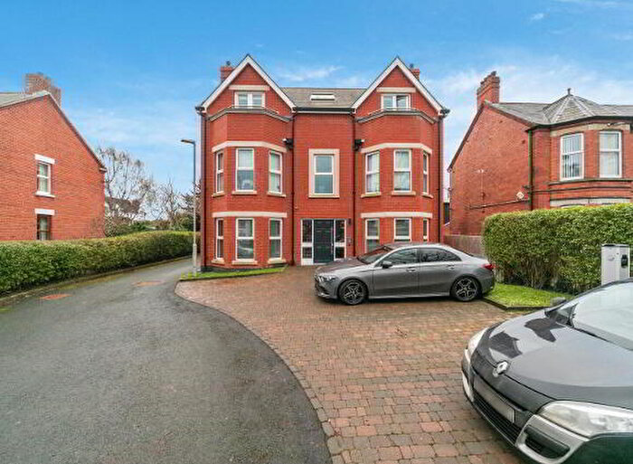2 Bedroom Apartment / Flats For Sale In Apartment Locksley Mews Upper Lisburn Road, Belfast, BT10