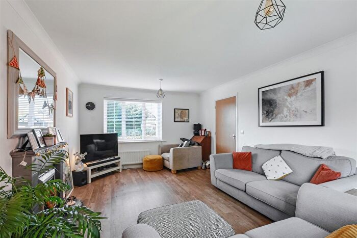 5 Bedroom Detached House For Sale In Chilwell Lane, Bramcote, Nottingham, NG9