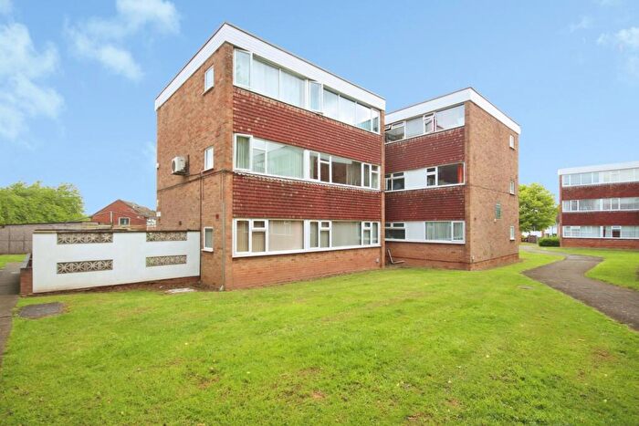 2 Bedroom Flat For Sale In Greendale Road, Coventry, West Midlands, CV5