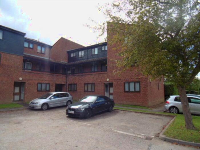 Cottage To Rent In Wordsworth Court, Hatfield, AL10