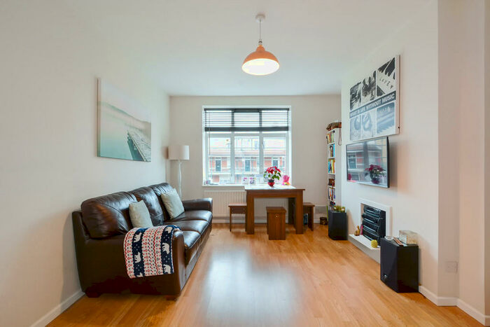 2 Bedroom Flat To Rent In Gabriel House, Odessa Street, SE16
