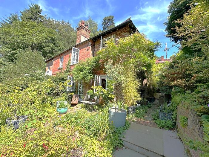 3 Bedroom Semi-Detached House For Sale In Haste Hill, Haslemere, GU27