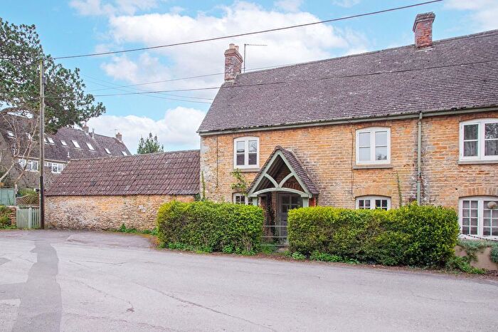 3 Bedroom Cottage For Sale In Park Street, Charlton, Nr Malmesbury, SN16