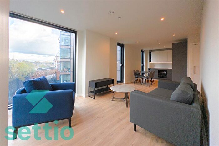 2 Bedroom Apartment To Rent In The Gate, Meadowside, M4