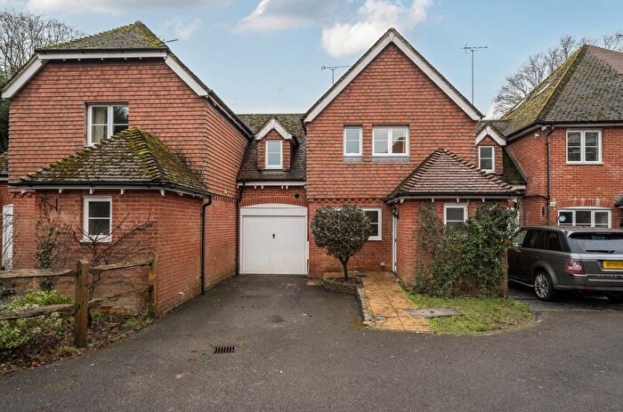 3 Bedroom Terraced House For Sale In High Trees, Fittleworth, RH20