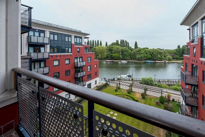 3 Bedroom Flat To Rent In Wadbrook Street, Kingston Upon Thames, KT1