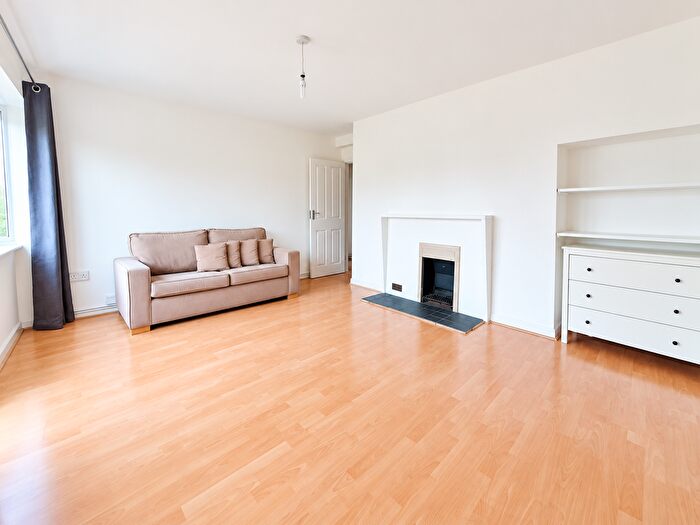 4 Bedroom Flat To Rent In Carniege Street, Barnsbury, N1