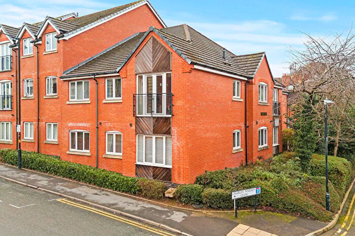 2 Bedroom Flat For Sale In Charles Warren Close, Rugby, CV21
