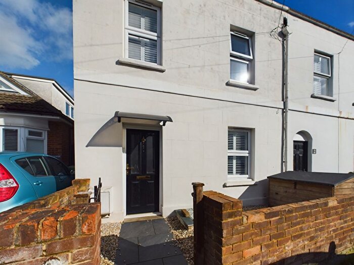 4 Bedroom End Of Terrace House To Rent In Upper Park Street, Cheltenham, Glos, GL52