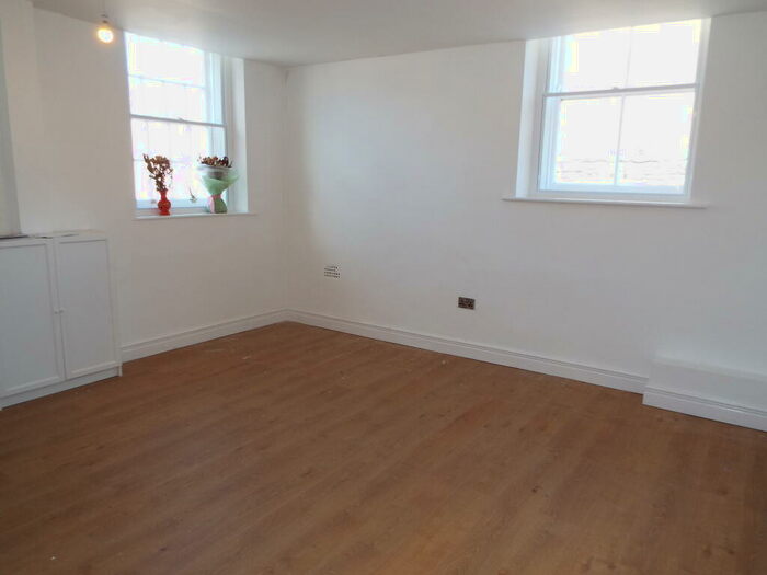 1 Bedroom Flat To Rent In Station Street, Mansfield Woodhouse, NG19