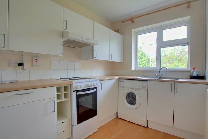 1 Bedroom Flat To Rent In Jockey Fields, Dudley, DY3