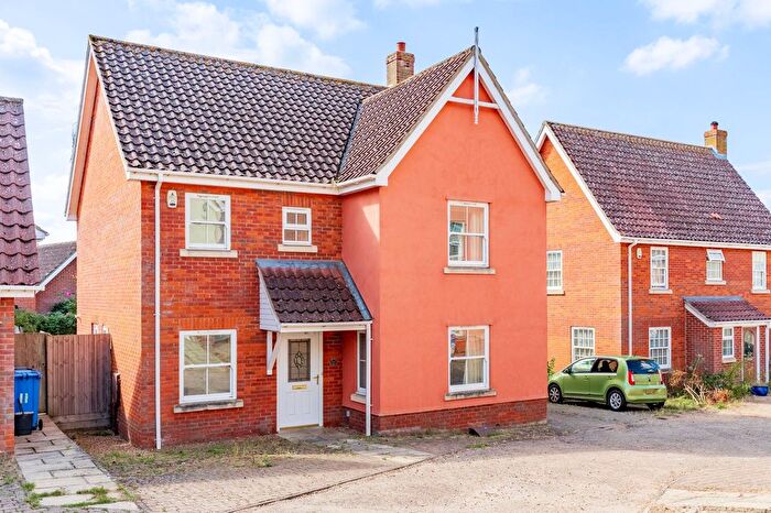 4 Bedroom Detached House For Sale In William Childerhouse Way, Norwich, NR5